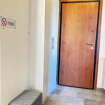 Apartment Near The Sea
